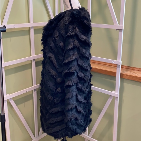 BB DAKOTA Faux Fur Coat - Picture 4 of 4